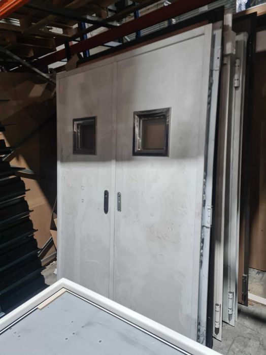 porta corta fogo 2 folhas 2 janelas 2015x1700cm