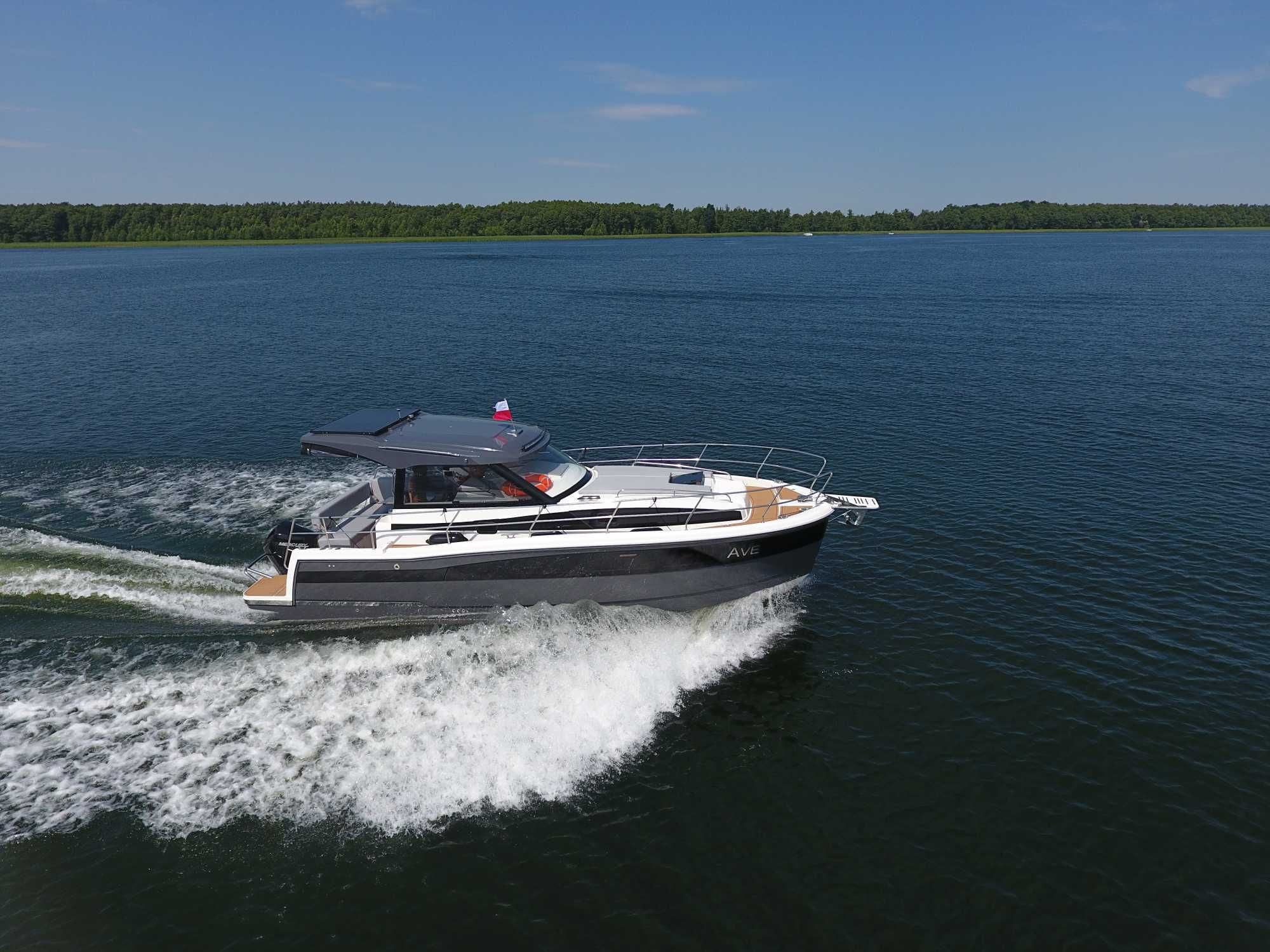 Jacht motorowy NAUTIC 900 Custom Mercury V6 200KM - Gwarancja 12 m-cy.