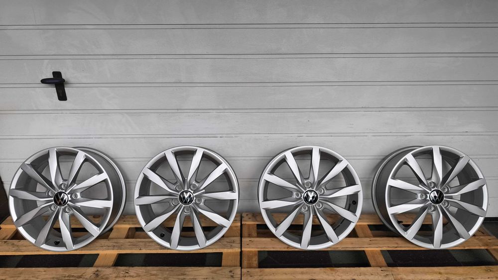Felgi aluminiowe Vw Golf 7 6 Audi Skoda Seat 17" 5x112 Et48 (OL660F)