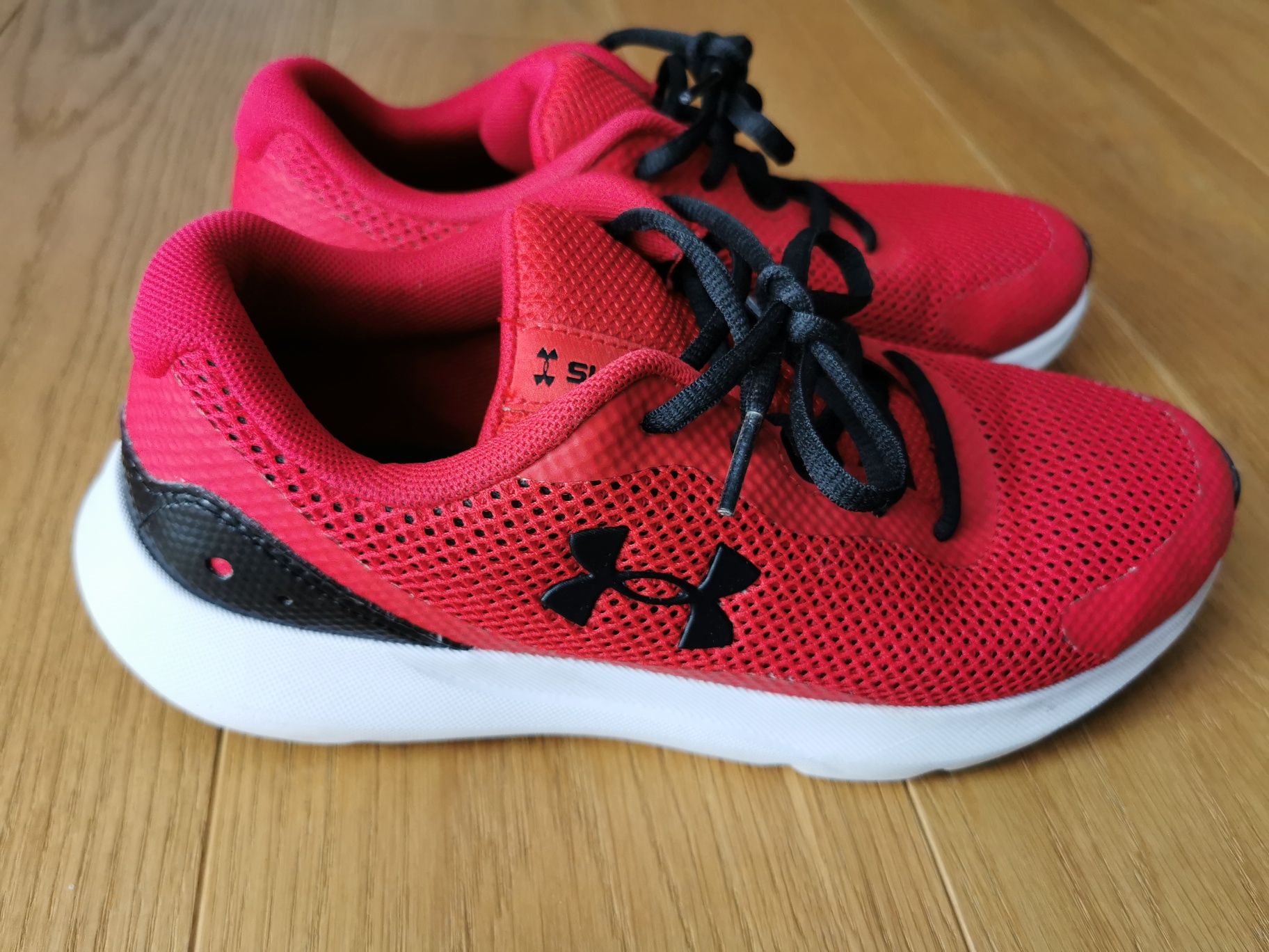 Under Armour Surge 3 idealne - do biegania - na wf - 38