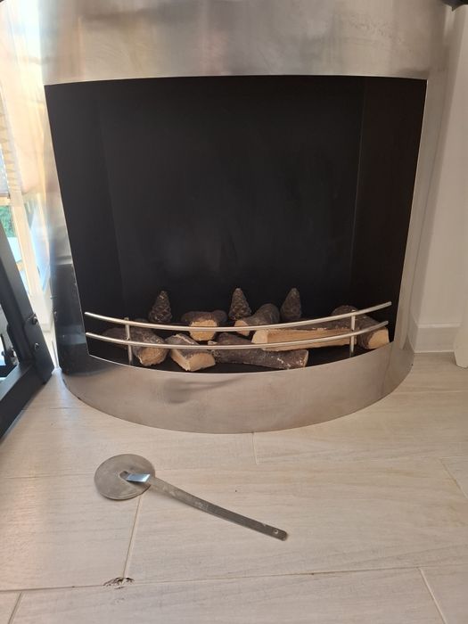 Hit !bardzo duży bio kominek ogrzeje kazdo pomieszczenie