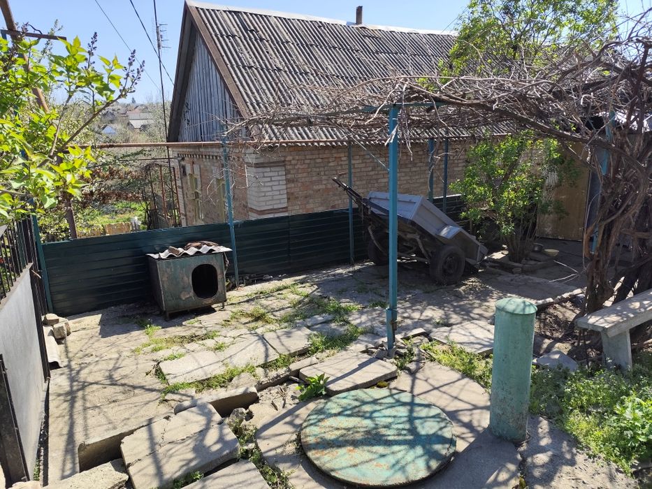 Здається половина дому з окремим входомпо вул.Бориса Луцького 26