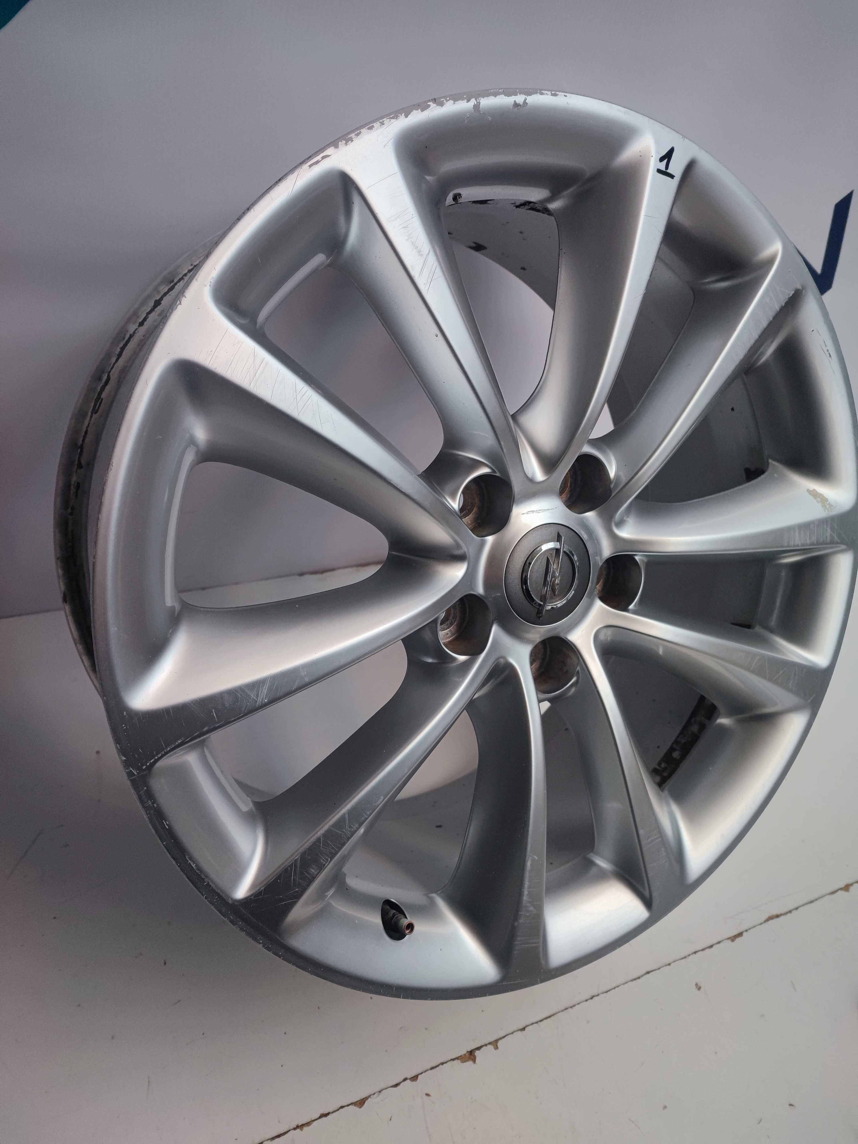 Felga Opel Astra J 8J ET46 18" 5x115