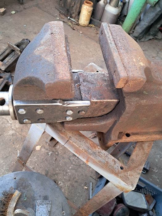 Wyprzedaż  garażowa imadła