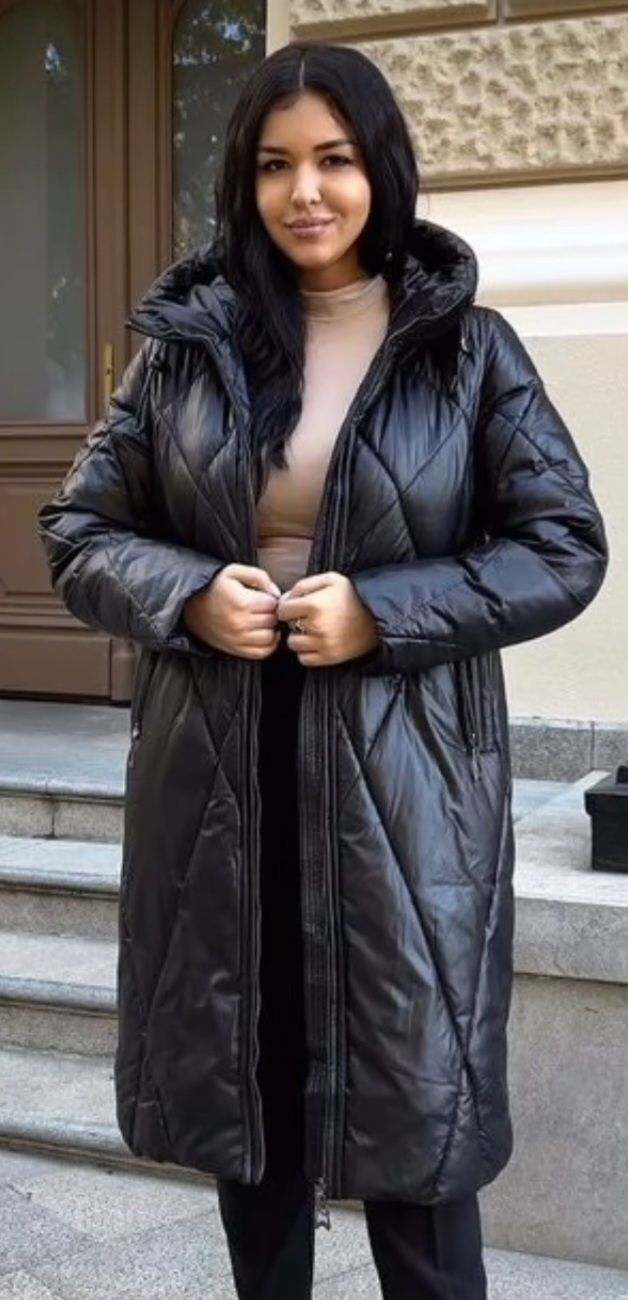 Пальто зимнее с капюшоном
