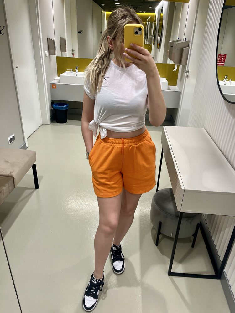 T-shirt Gymshark z rozcięciem z boku, rozmiar S