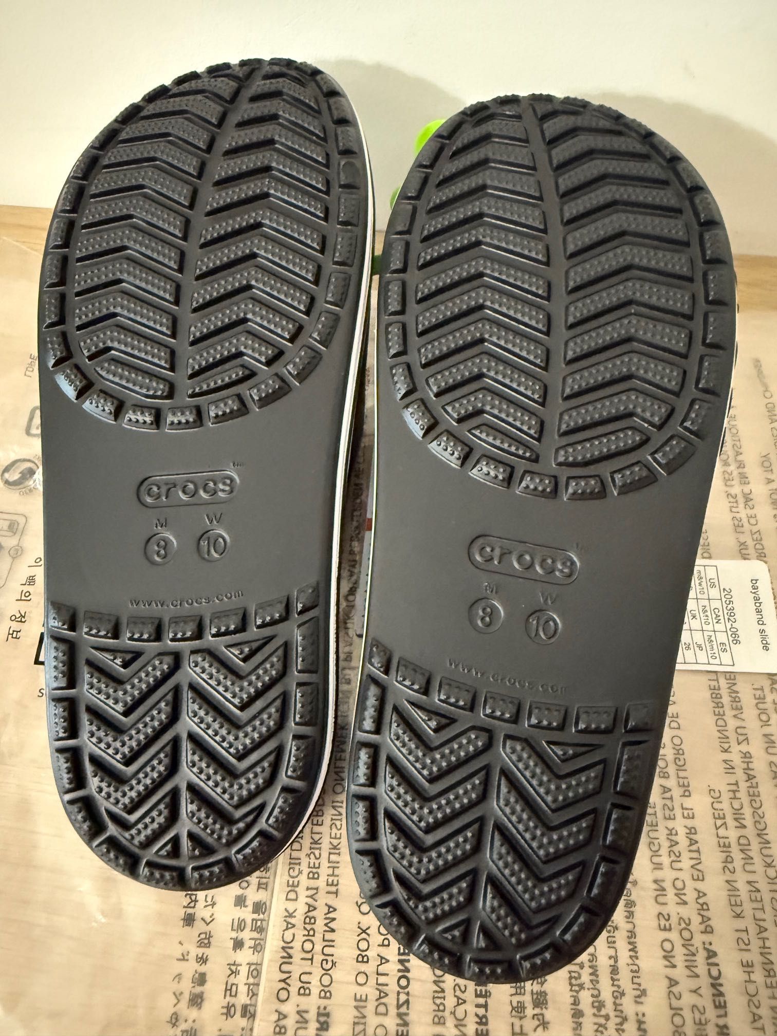Стильні шльопанці Crocs Bayaband Slide 41-42 Black/White 205392 m8/w10