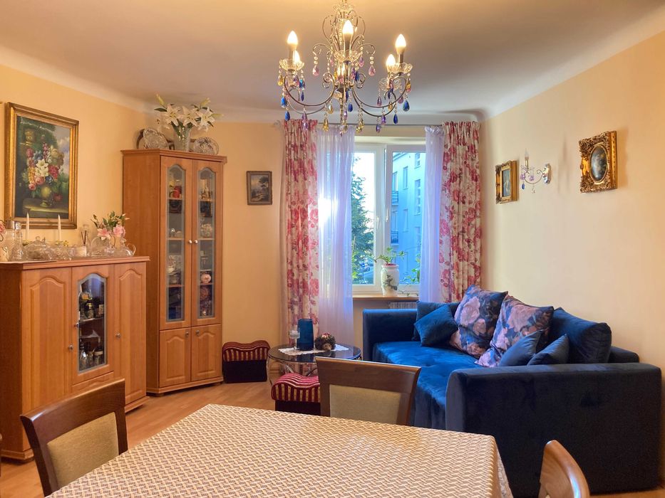 Kopińska 3pok 70,41m, II piętro, kamienica, zadbane