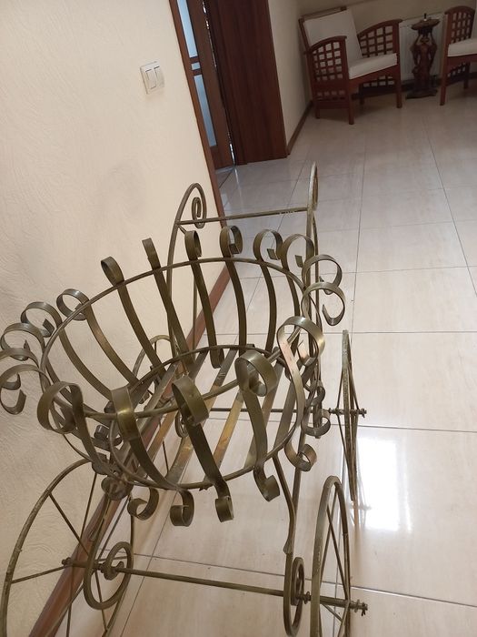 Подставка под горшок с цветами