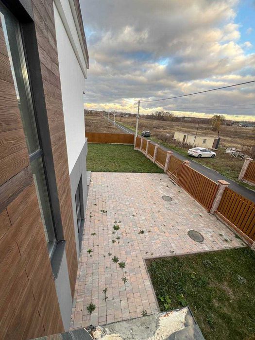 Будинок / 212м2 / біля озера / Чистовий ремонт / Без комісії