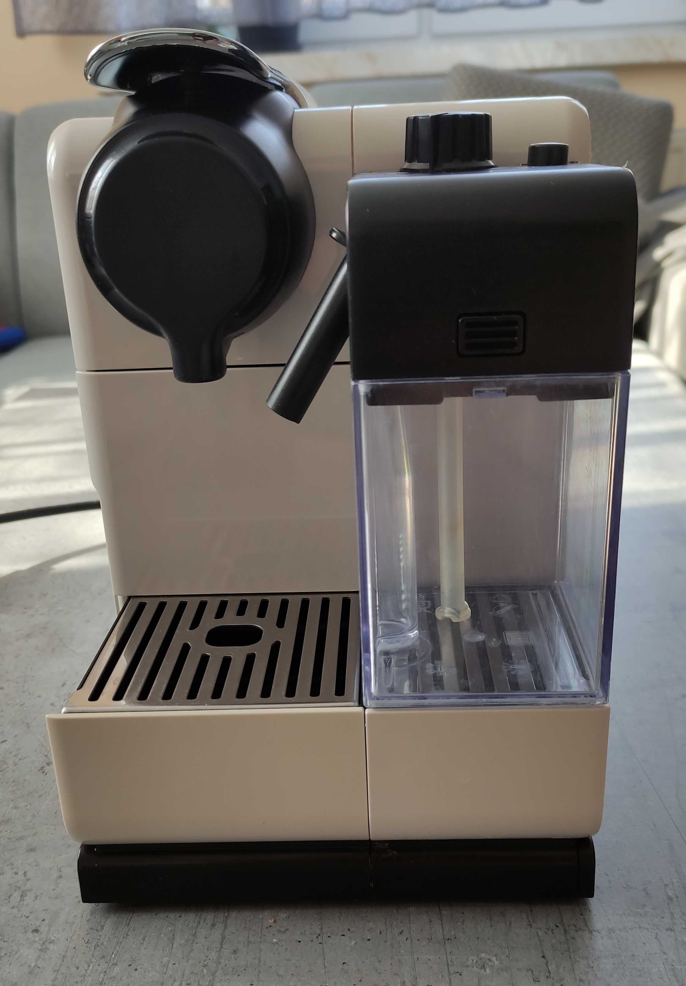 DeLonghi lattissima touch na kapsułki nespresso