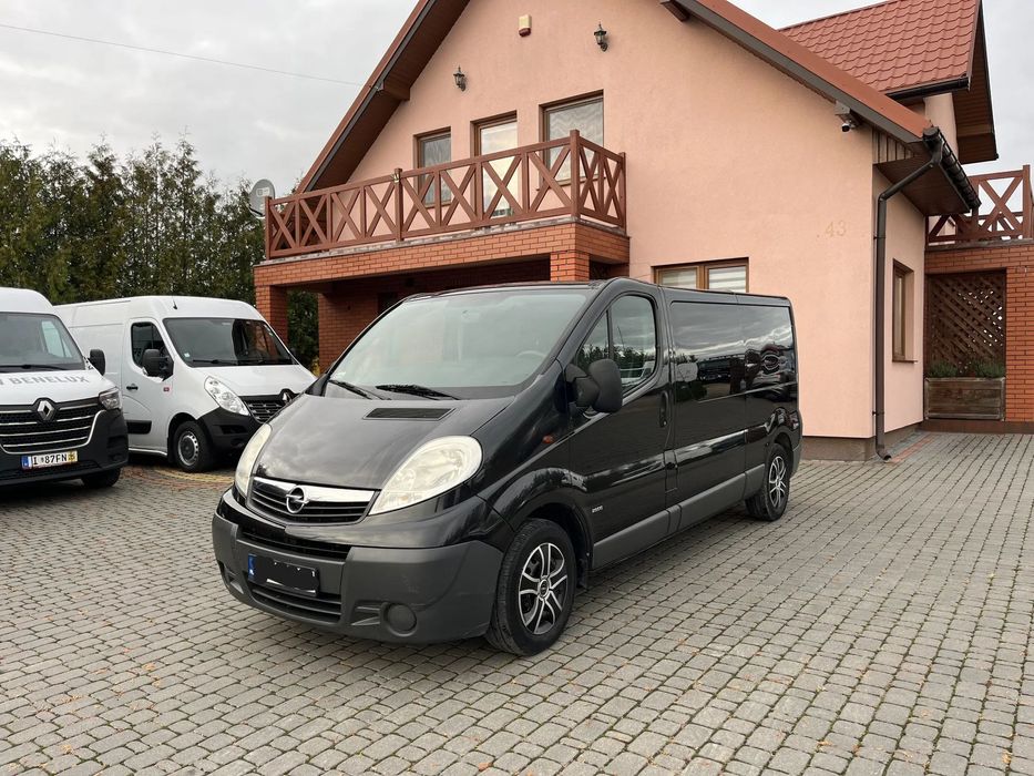 Opel Vivaro Long  Opel Vivaro Long Doka 6 Osobowy Klimatyzacja