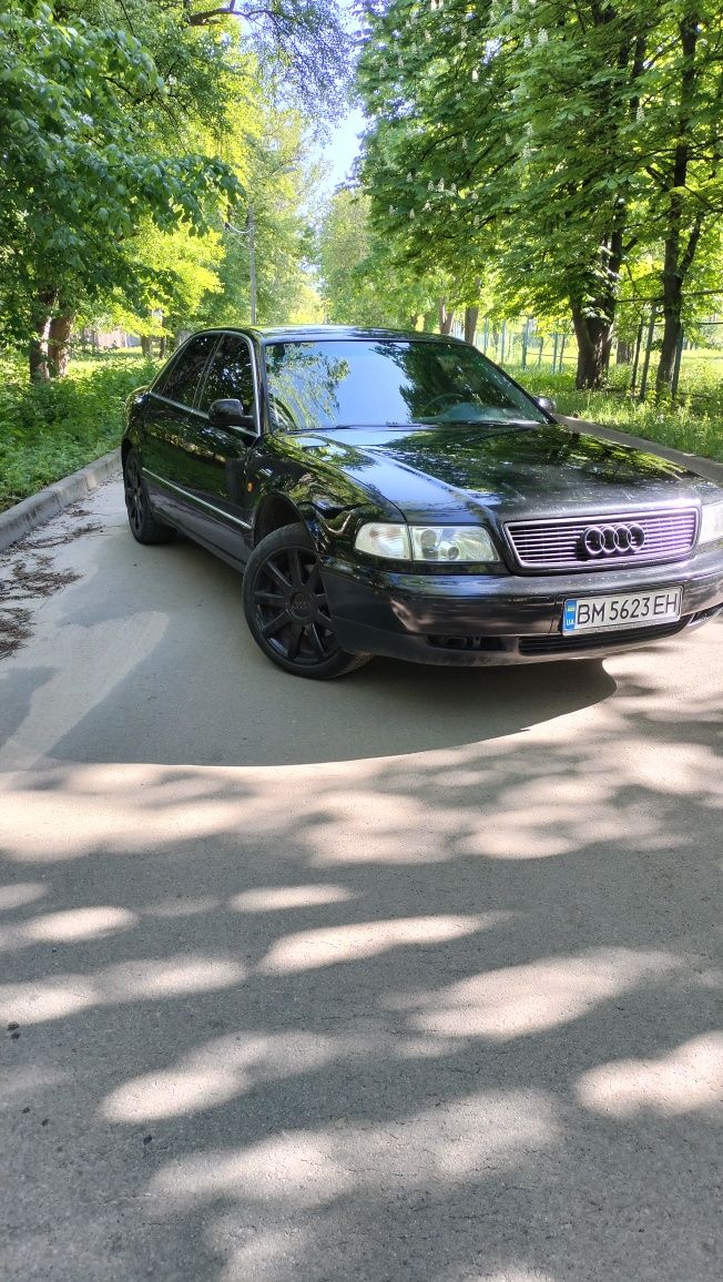 Audi A8 quattro 2.8