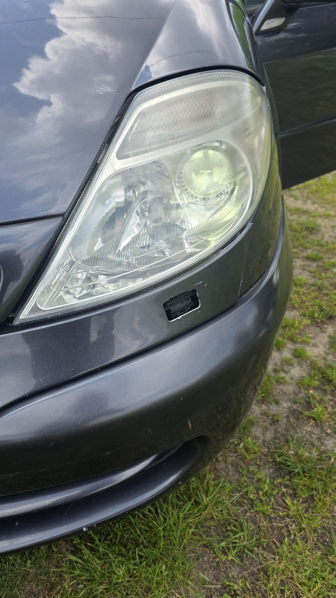 Lampy Przód Citroen C8 2005r Xenony