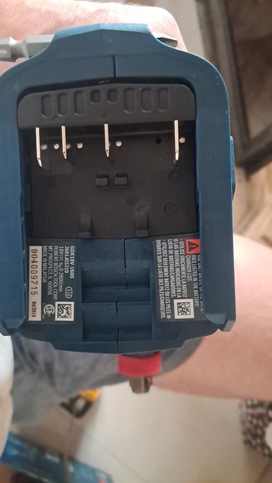 Продам акумуляторний набір шуруповертів Bosch 239