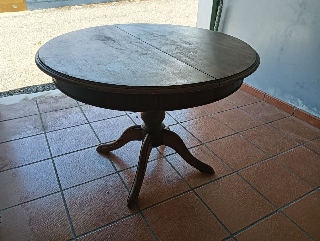 Mesa de madeira extensível