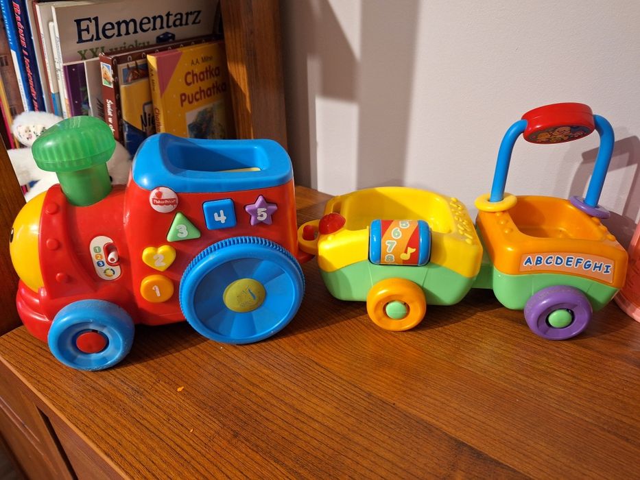 Pociąg szczeniaczka uczniaczka fisher price