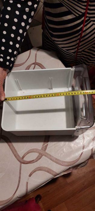 Ящички від холодильника Ariston