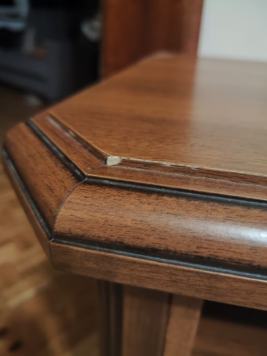 Szafka RTV / półka pod telewizor – klasyczna, drewniana, solidna