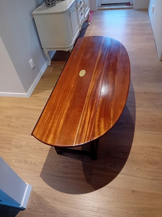 Ławka ze skrzydełkami