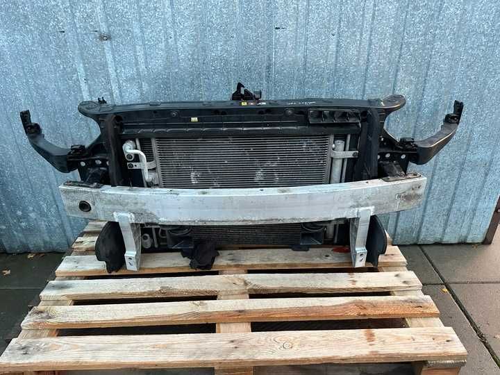 Hyundai Ioniq 4 Передня панель,телевізор