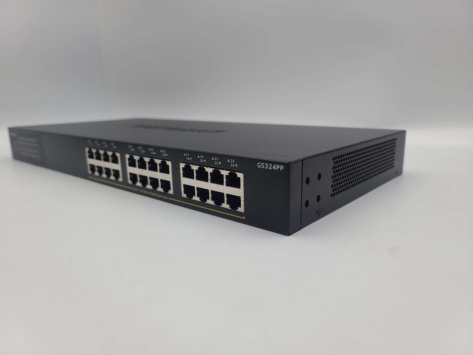 Switch niezarządzalny Netgear GS324P 24 porty
