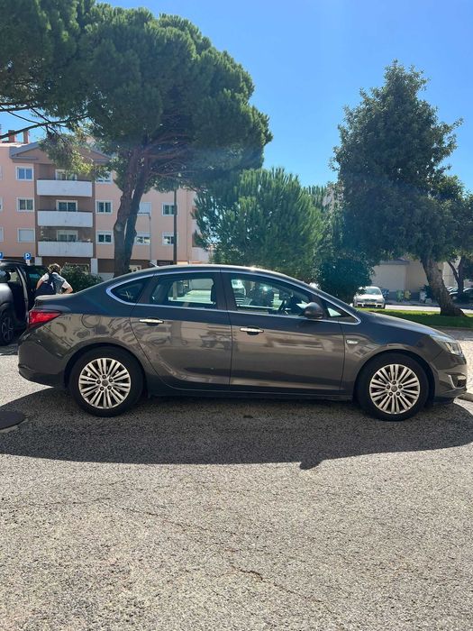 Opel Astra 1.7 Notchback