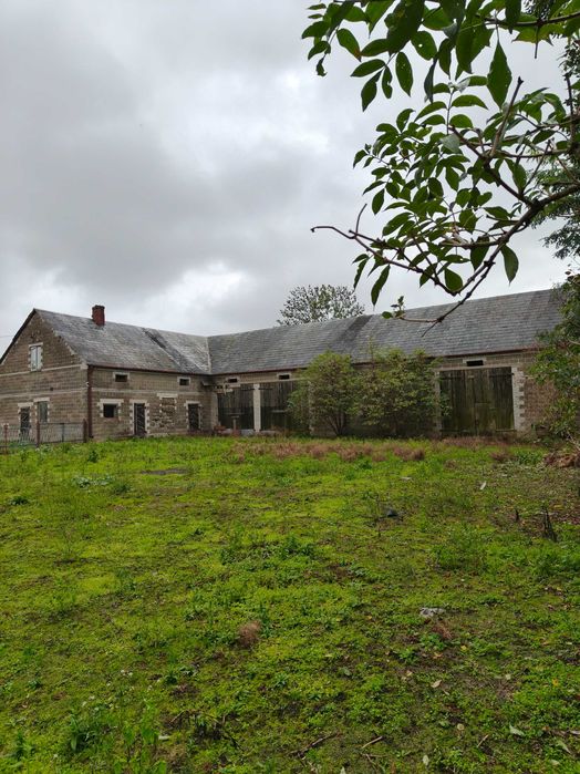 Posesja z działką 35ar