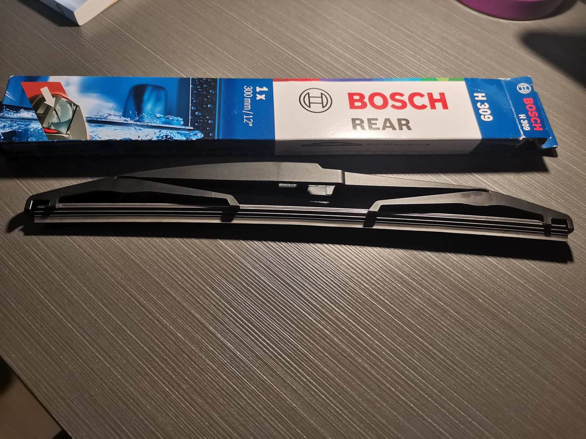 NOVA - Escova traseira Bosch, dá para várias marcas