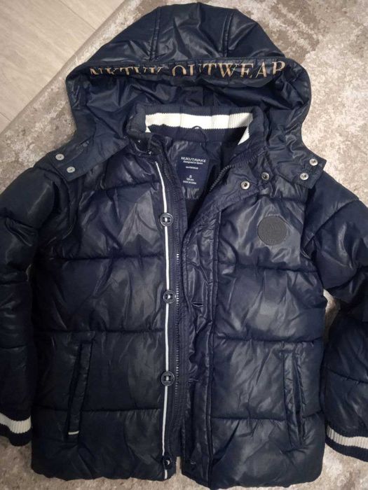 Продам стильну зимову куртку для хлопчика. Стан ідеальний