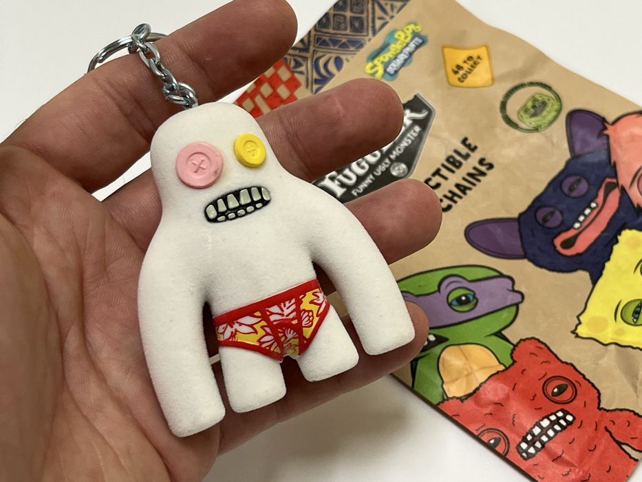 Фуглер Брелок Fuggler білий пухнастий Саскуш фаглер у трусах. 310грн