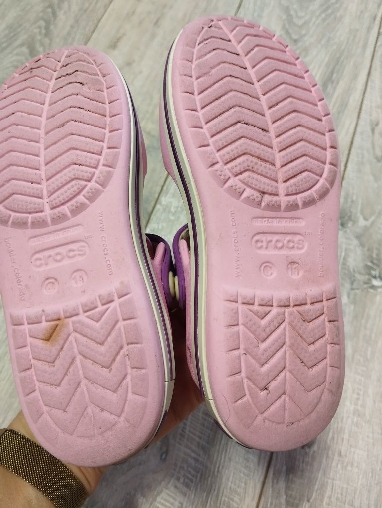 Продам Crocs сандалики