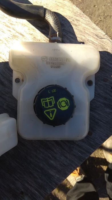 Главный тормозной цилиндр Мазда 5