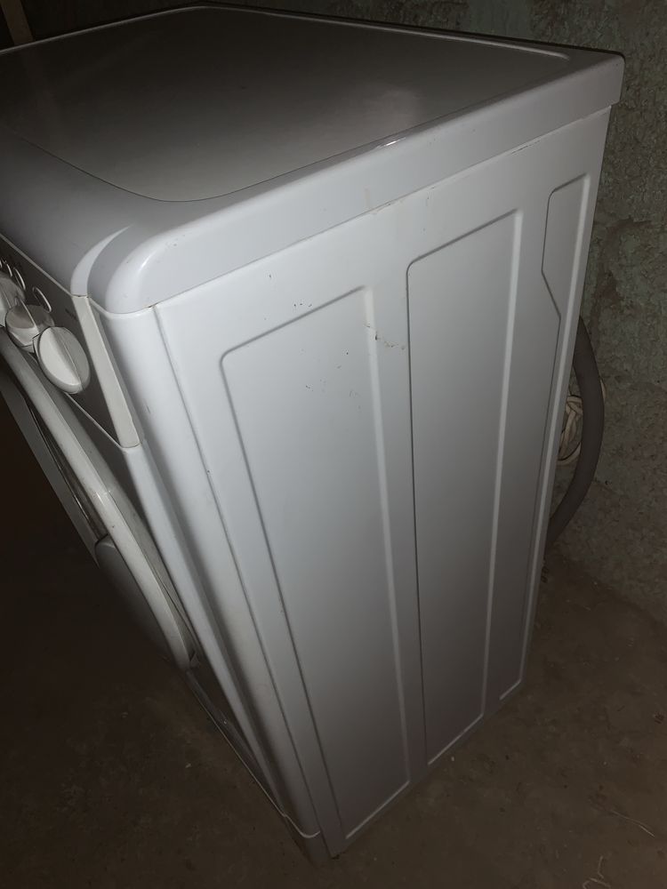 Продам пральну машину Indezit 40 см Siemens