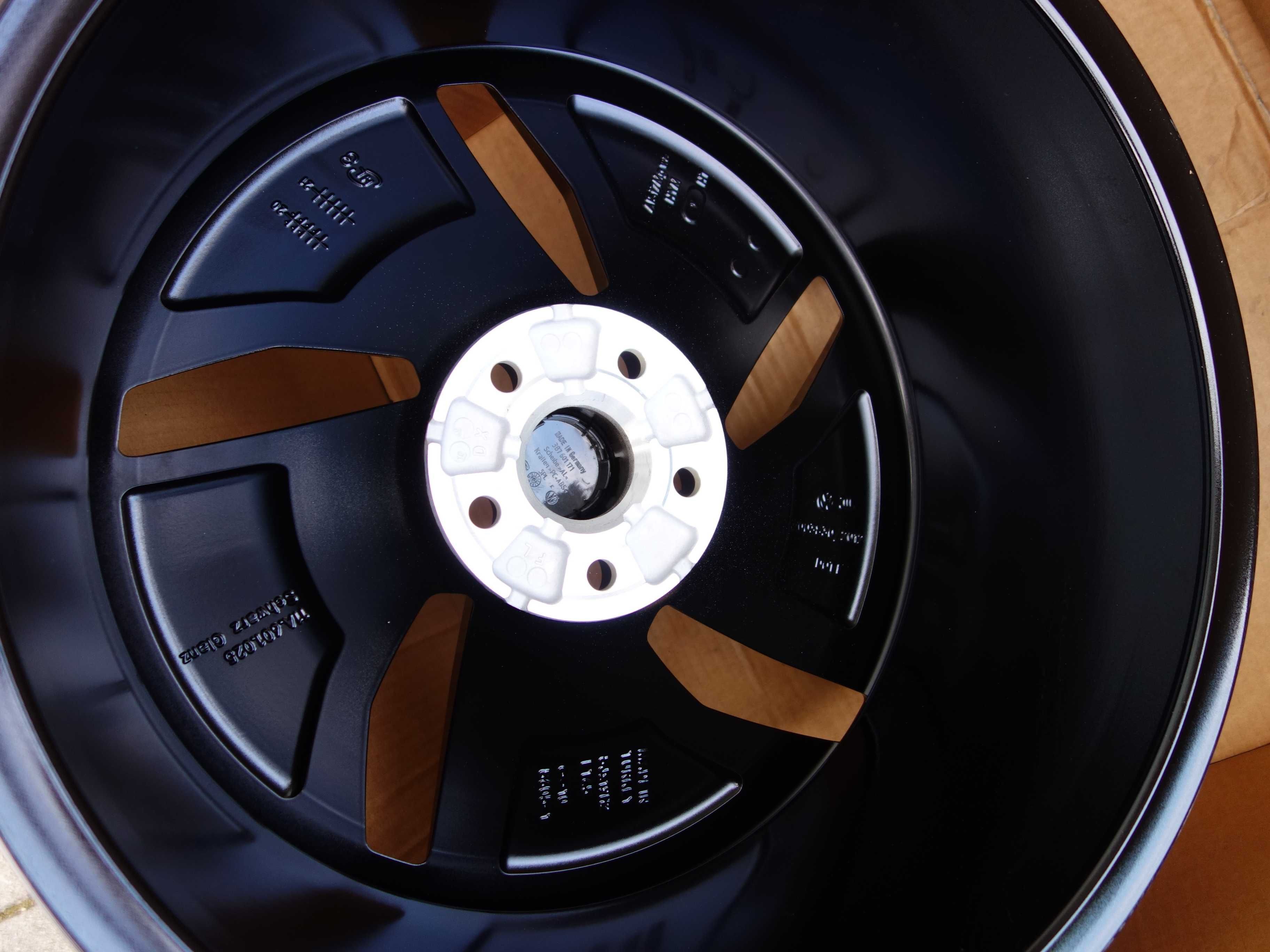Felgi VW ARTEON PASSAT B8 Tiguan ID5 GOLF T-ROC 19'' Nowe oem