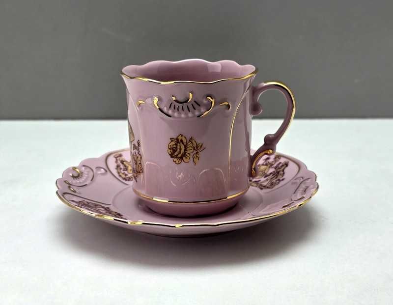 Filiżanka do mokki ze scenką rodzajową różowa porcelana