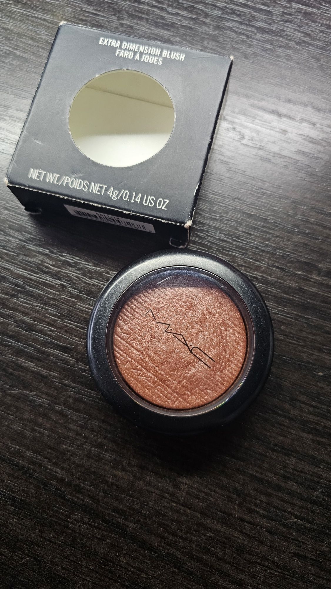 Mac - Extra Dimension Blush, Hushed Tone. Róż do policzków.