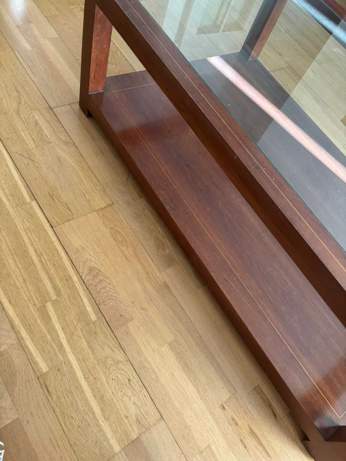 Mesa de Centro com tampo de vidro em bom estado 180 X 80 cm