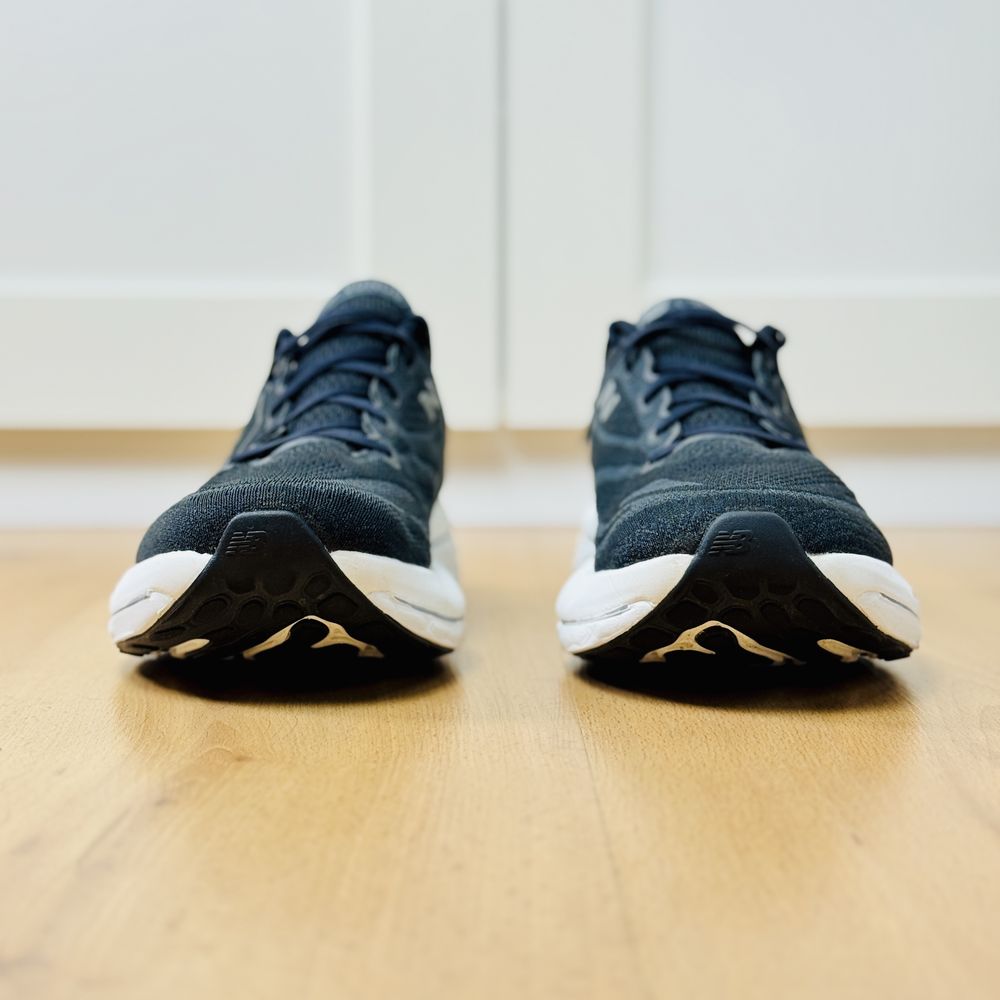 New Balance Fresh Foam X Vongo v6 - czarne, rozm. 45, stabilizacja