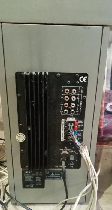 Акустична система.