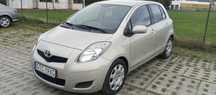 Toyota Yaris 2010 Rok-1,3 benz