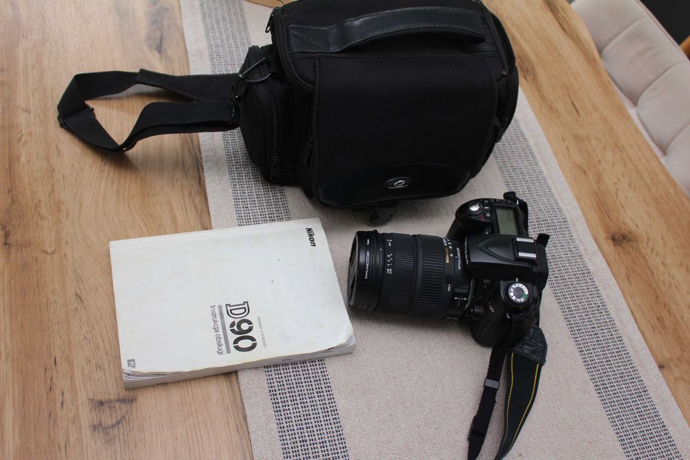 Nikon D90 i Sigma 18-200 mm f/3.5-6.3 HSM DSLR aparat fotograficzny