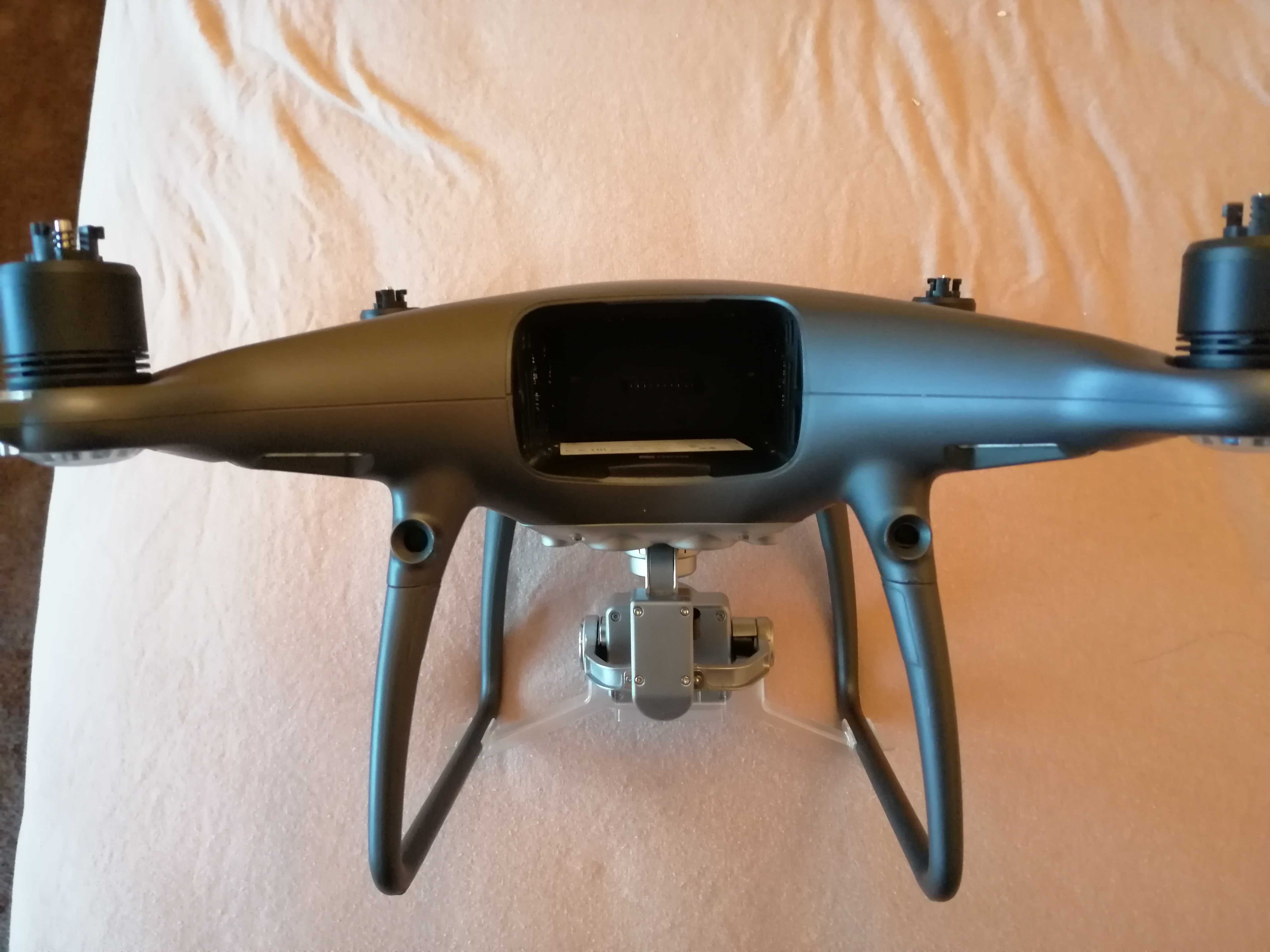 Dron dji phantom 4 pro obsidian z calym zestawem