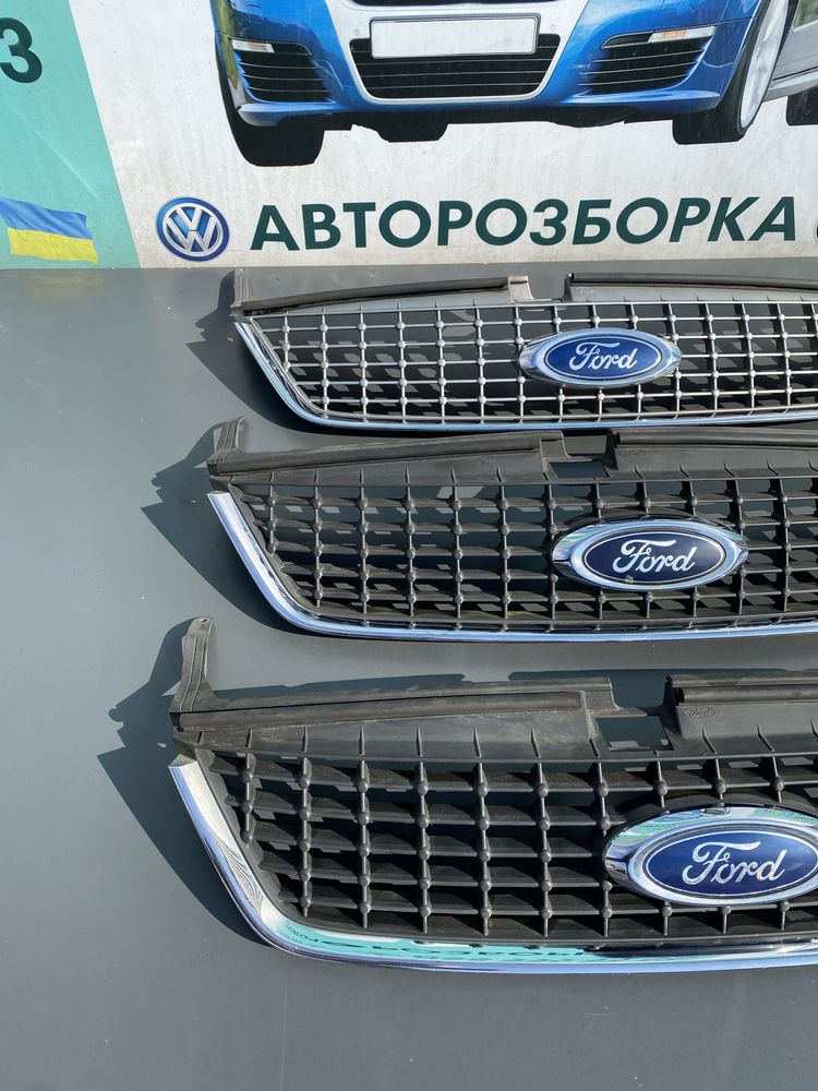 Центральна Решітка Форд Мондео 4 Решотка в Бампер Mondeo Значок