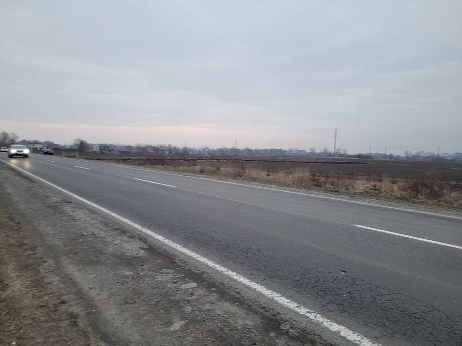 земельна ділянка с. Жовтанці біля траси