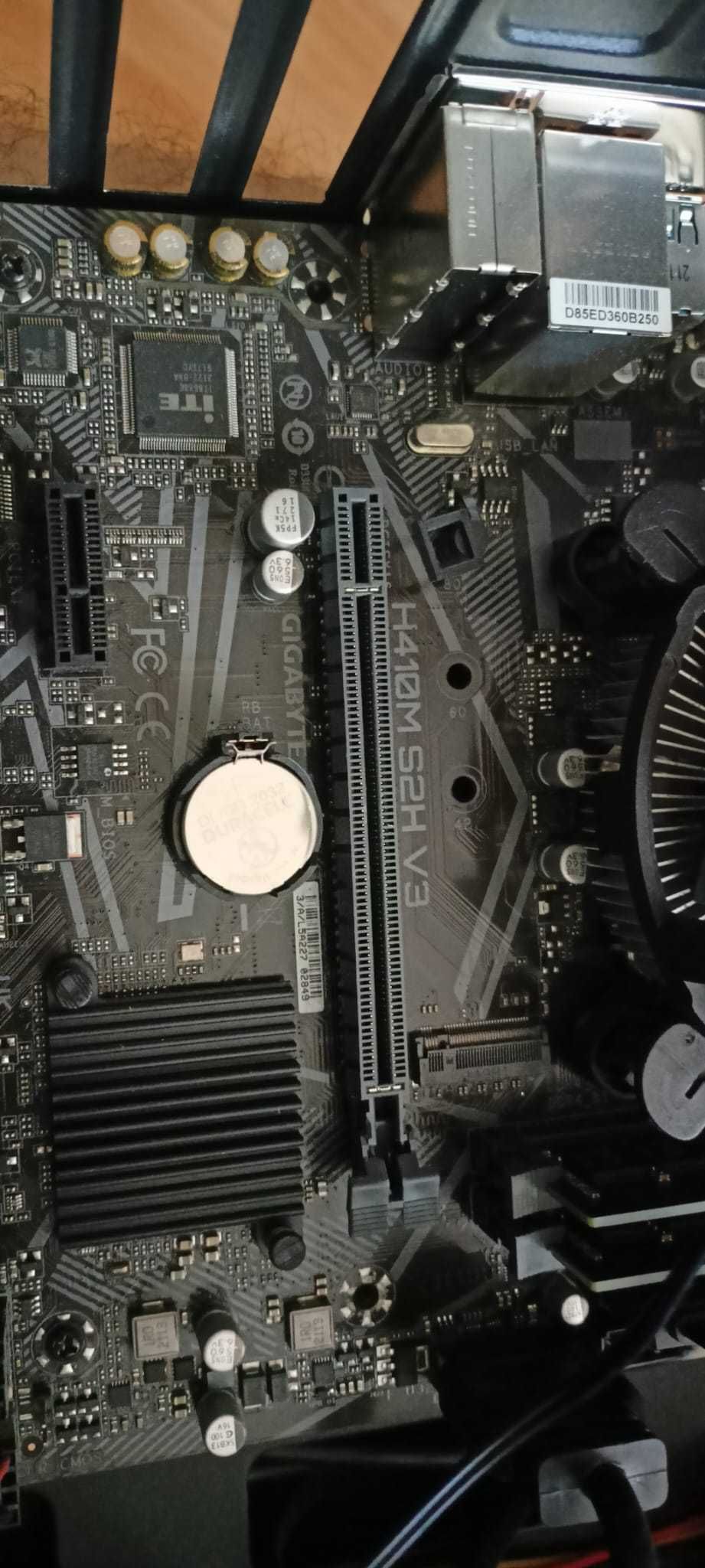 Komputer i3-10100 / 16GB RAM / SSD 240GB / H410M / 550W