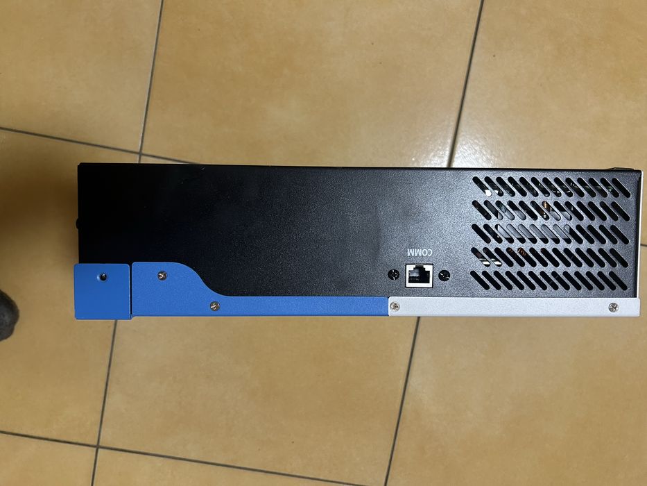 Гібрідний інвертор 2,4квт.