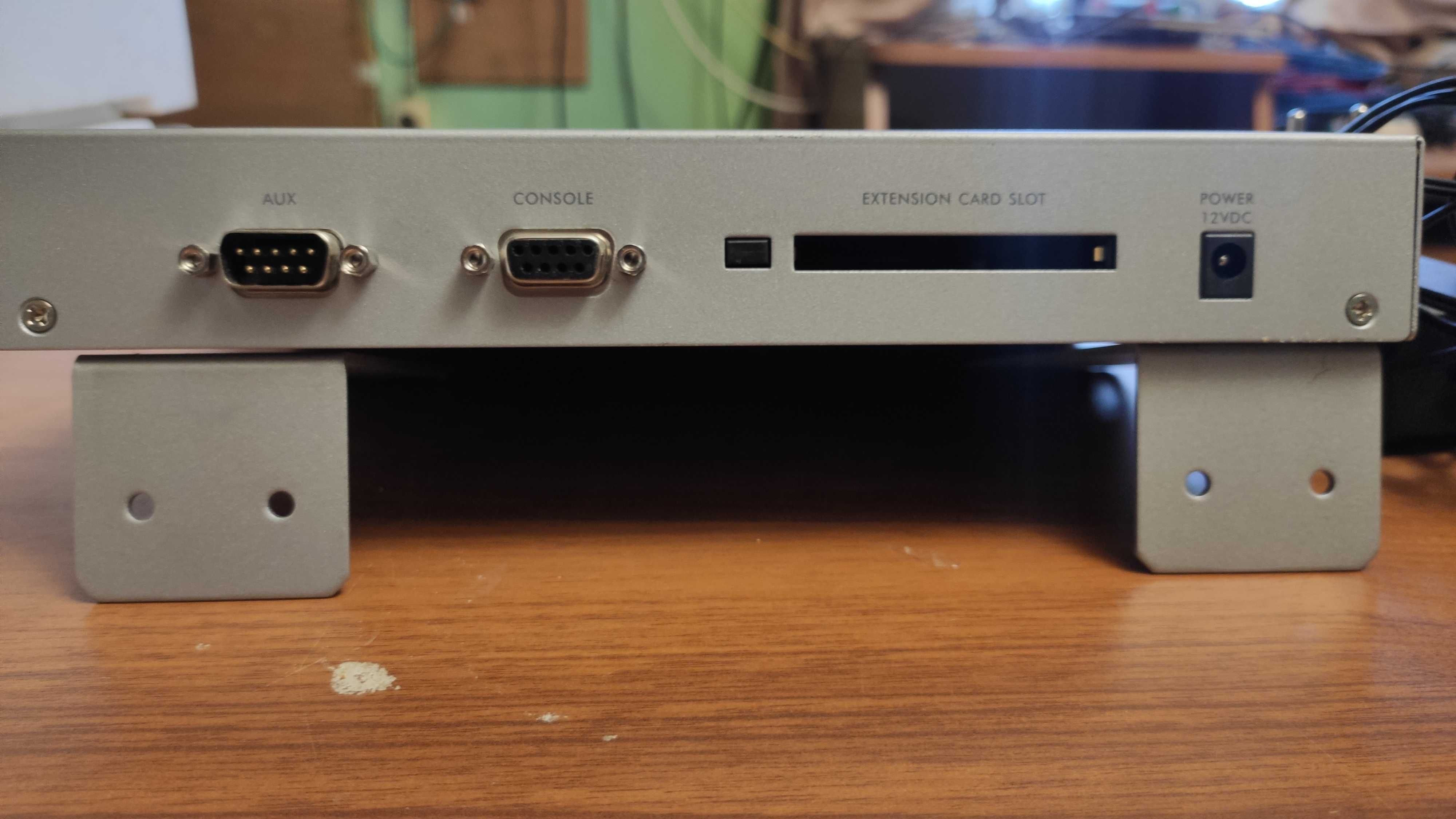 ZyXEL ZYWALL USG 100 Router, FireWall, VPN