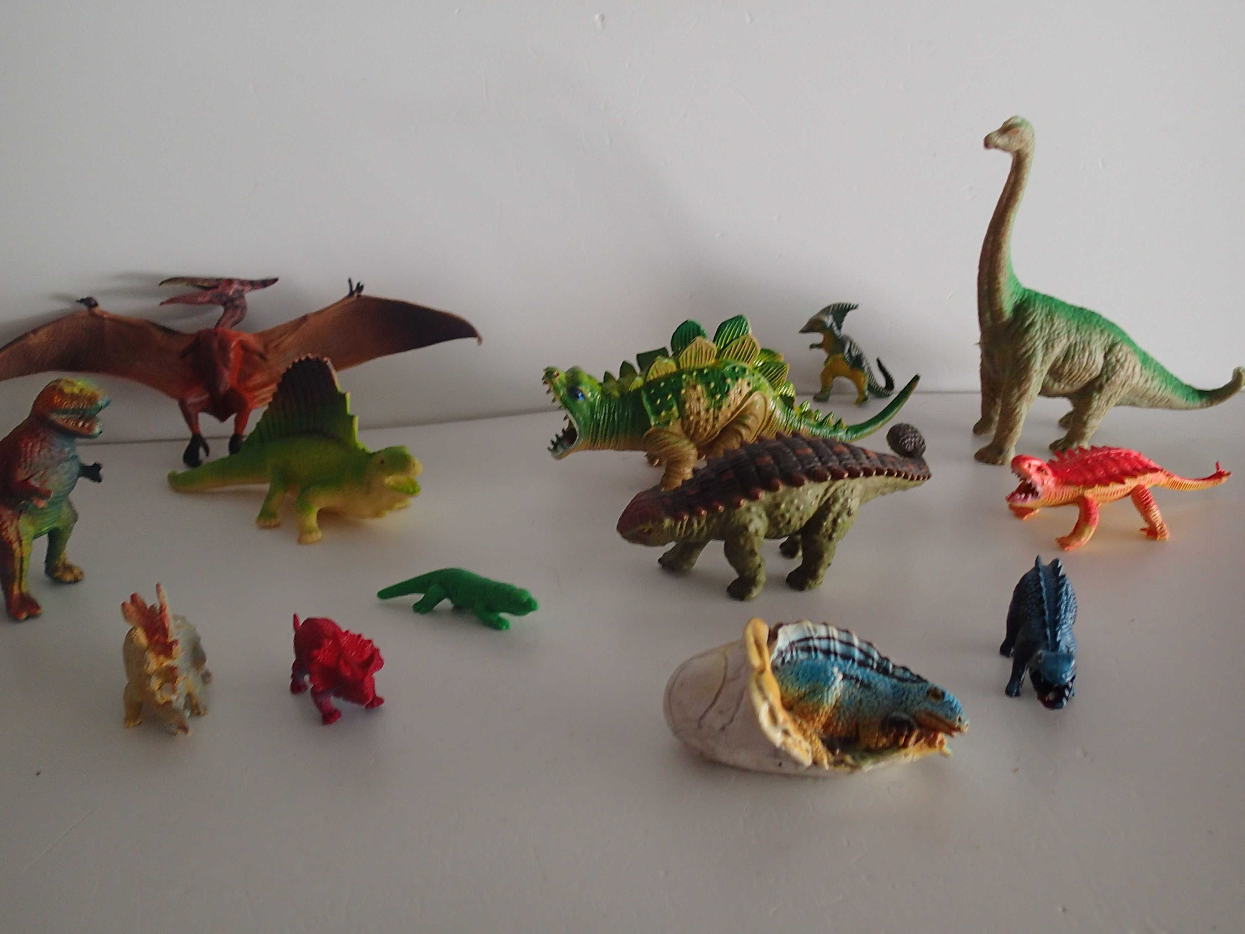 Dinossauros em pvc