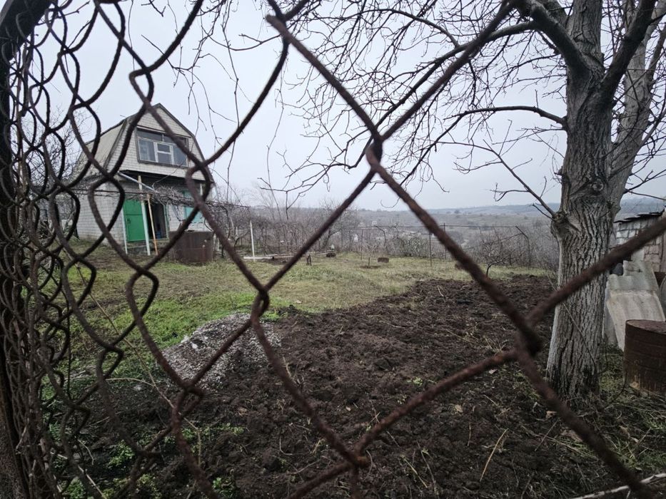 Продам дачу з ділянкою на території дачного кооперативу